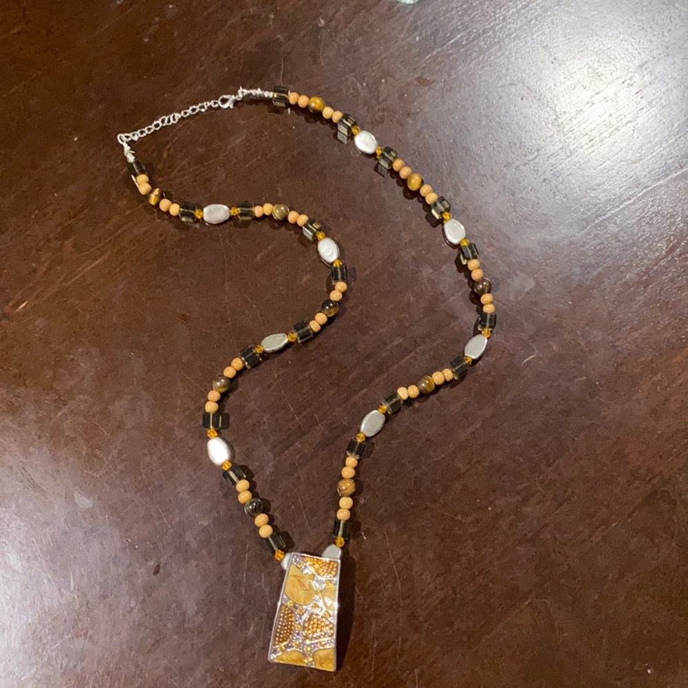 🌳🦌🗿Beautiful Silver & Bronze 16” necklace with Pendant 🗿🦌🌳